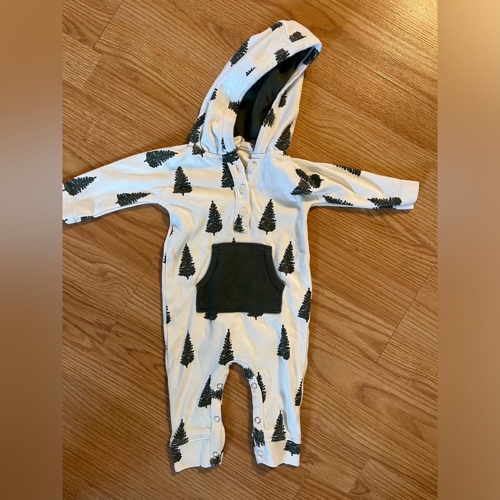 Kate Quinn 100% organic cotton one piece. Size 3-6 months